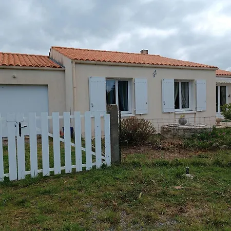 Дом отдыха Maison A La Bree-les-Bains